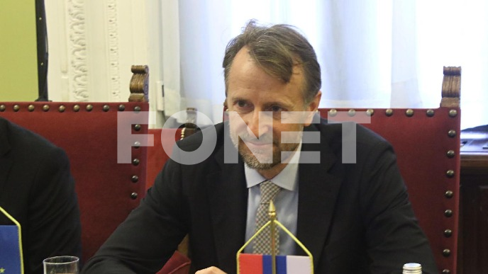 Potrebna politička posvećenost